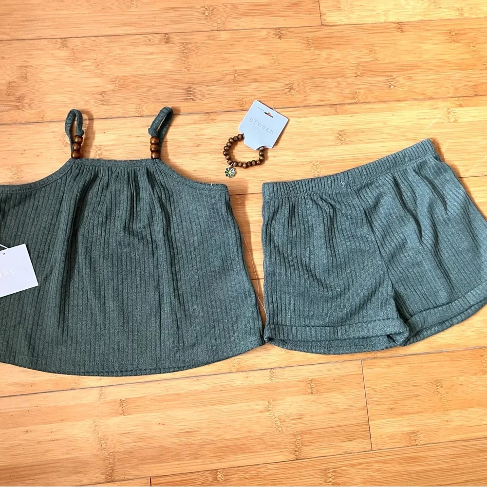Nwt Girls Size 6 Ribbed Outfit - Tank Top & Shorts Set - Picture 2 of 2